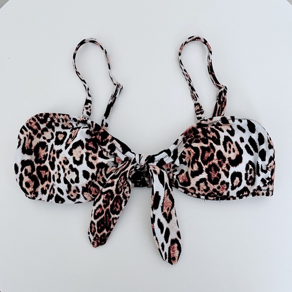 CUPSHE Lara Leopard Bandeau Bikini Top - Picture 2 of 7